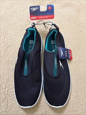 Speedo Black Water Shoes with Teal Lining (size M: 7-8)